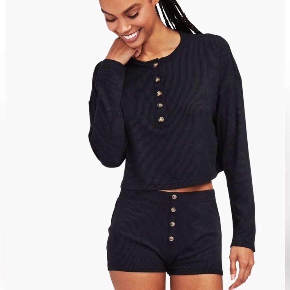 Naadam Ribbed lightweight cashmere blend crop henley black XS